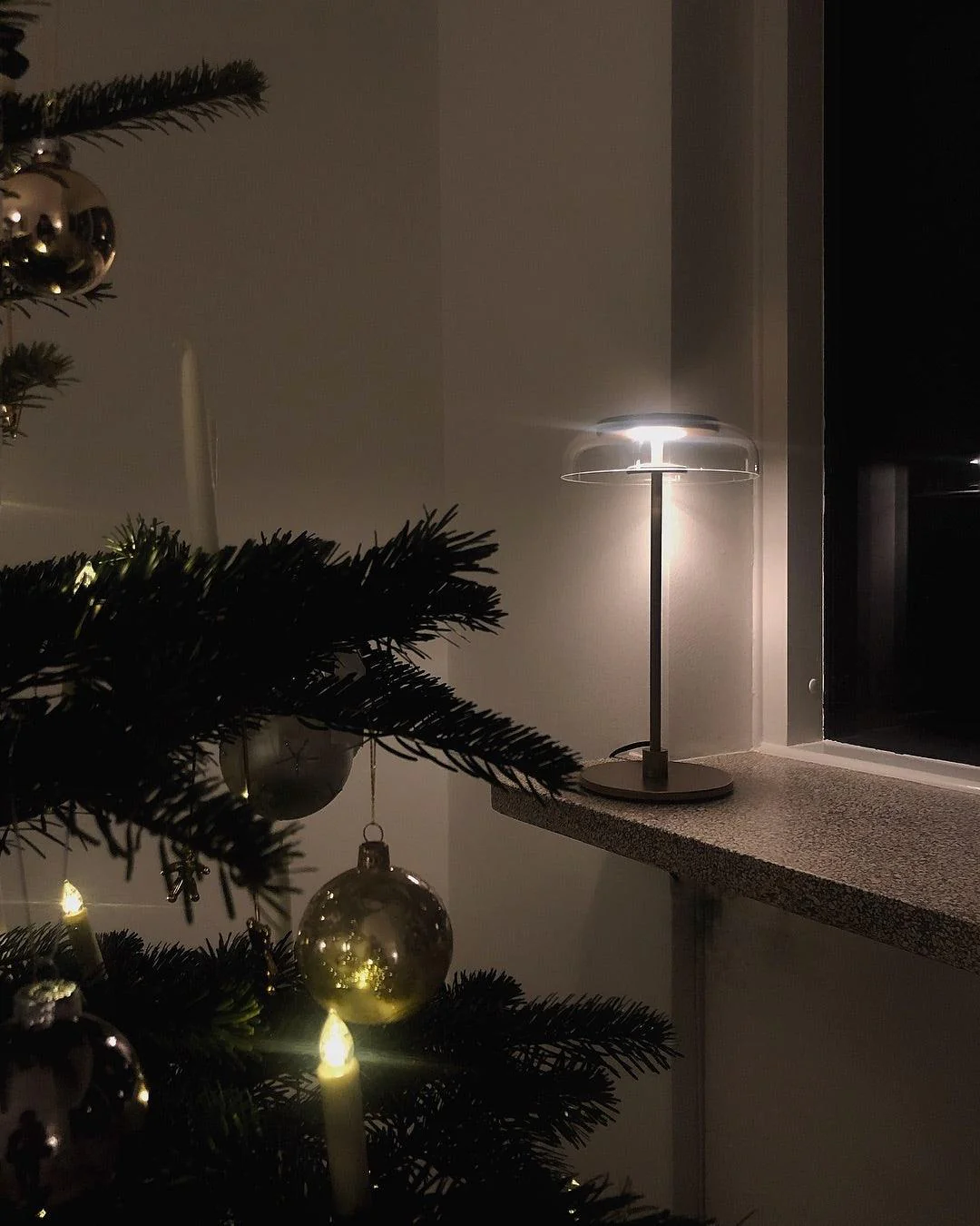 Calvessa - Glass & Metal Table Lamp, Brass/Black LUMINORLIGHTING