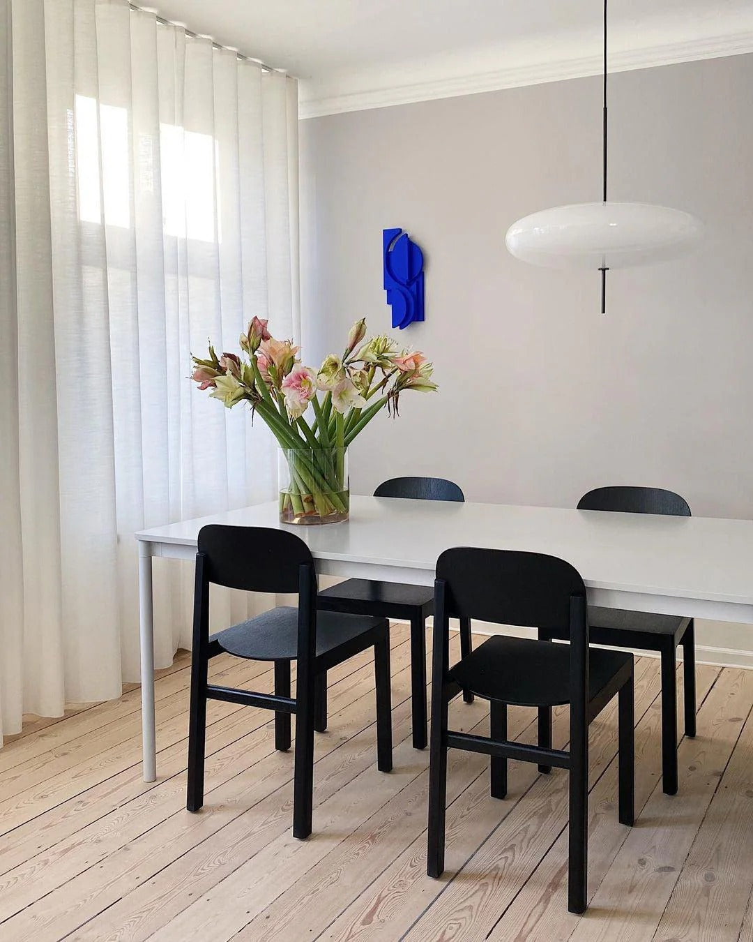 Lunaria - Model 2065 Pendant Lamp, Black/White LUMINORLIGHTING