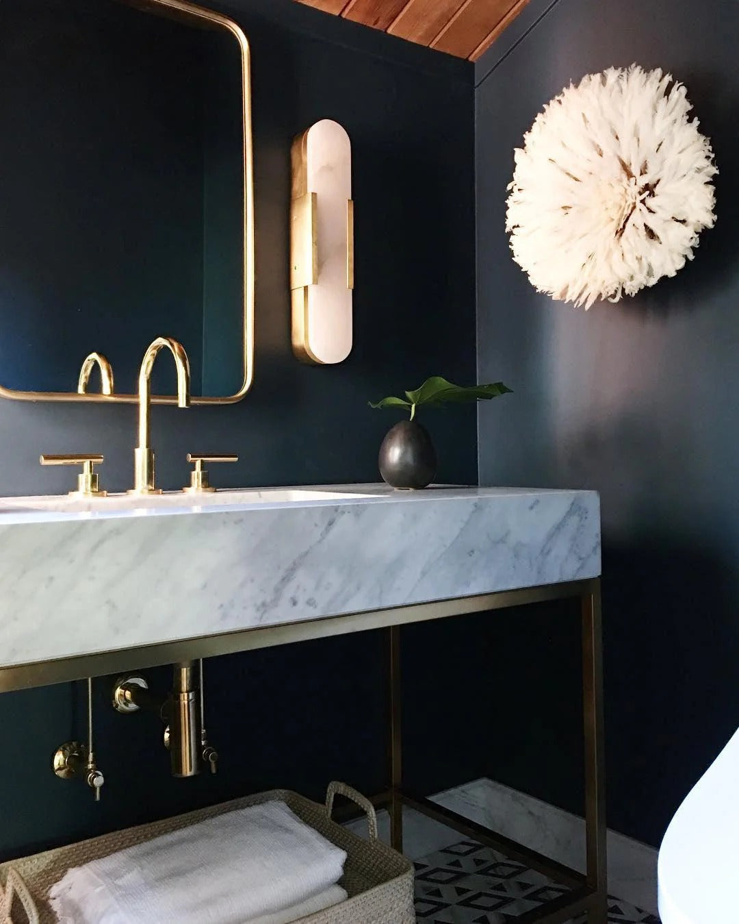 Serica - Elegant Alabaster Indoor Wall Llight, 2 Size LUMINORLIGHTING